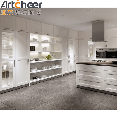 kaufen RTA oder maßgeschneiderte Größe Massivholz Weiß Modular Küchenschrank Set Shaker Design on-line-Fertigung