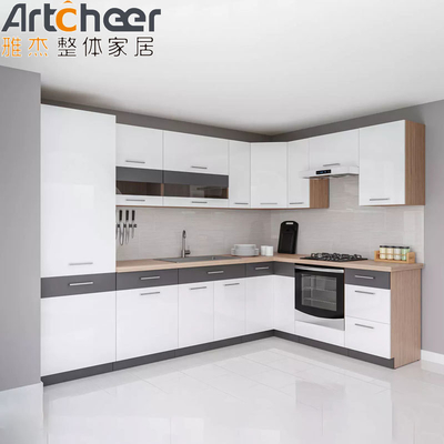 kaufen RTA High Gloss Lack Finish Küchenschränke mit modularem Design und Kücheninsel on-line-Fertigung