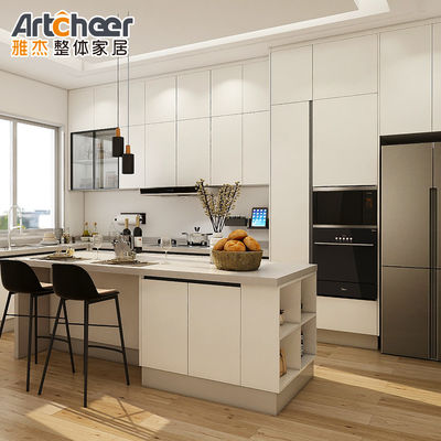 Weißfarbige Möbelgriffe und -knöpfe für moderne Küchenschränke in Sperrholz