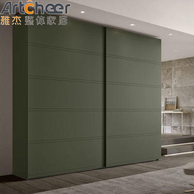 Organisieren Sie Ihr Schlafzimmer mit italienischer Garderobe