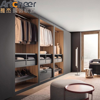 Schlafzimmerdesign Klappschrank im Schrank mit Lamierung